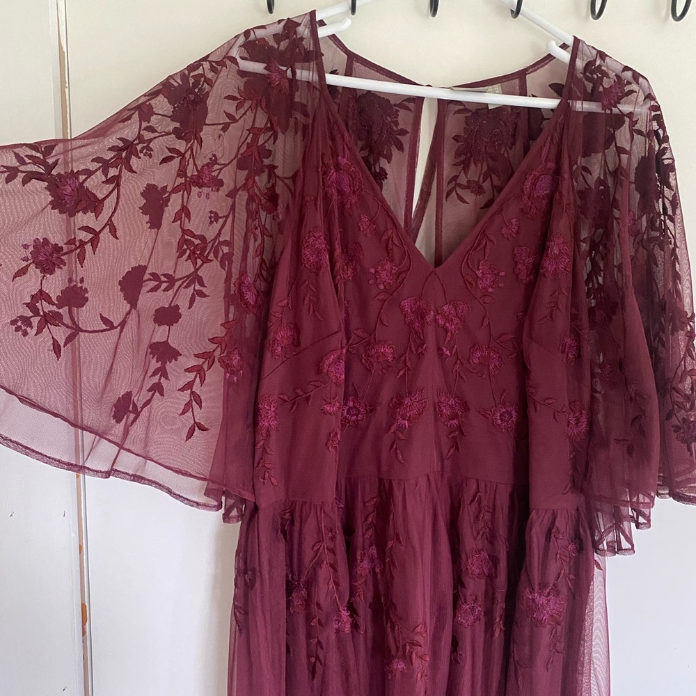 ASOS Size 16. Wore once to a wedding no longer need.